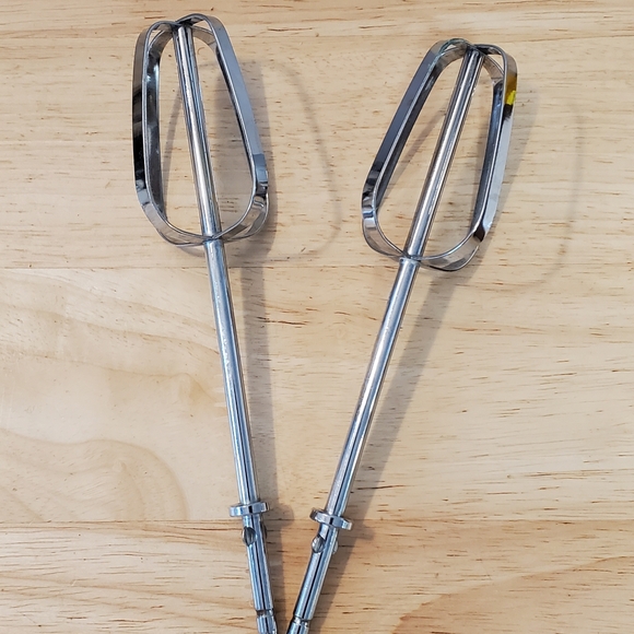 Vintage Robeson Country Kitchen Cooking Hand Mixer - Picture 9 of 10